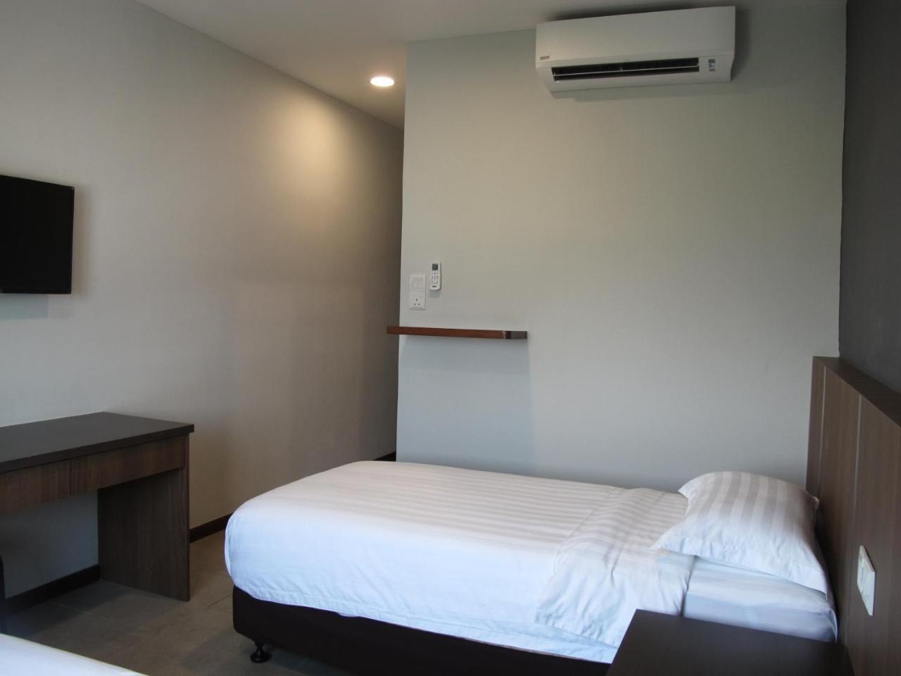 Hotel Sukaramai Kampung Gurun Exteriör bild
