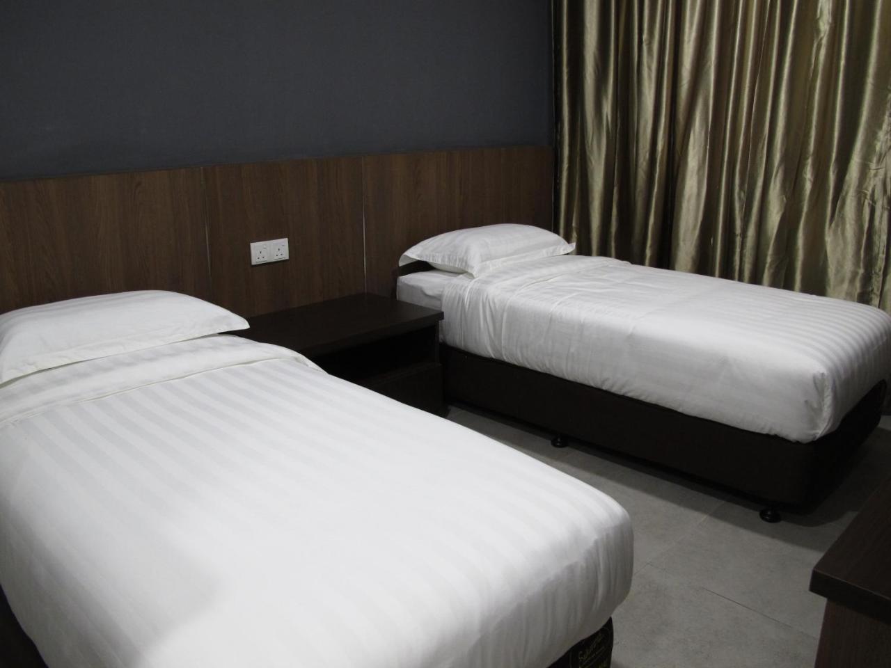 Hotel Sukaramai Kampung Gurun Exteriör bild