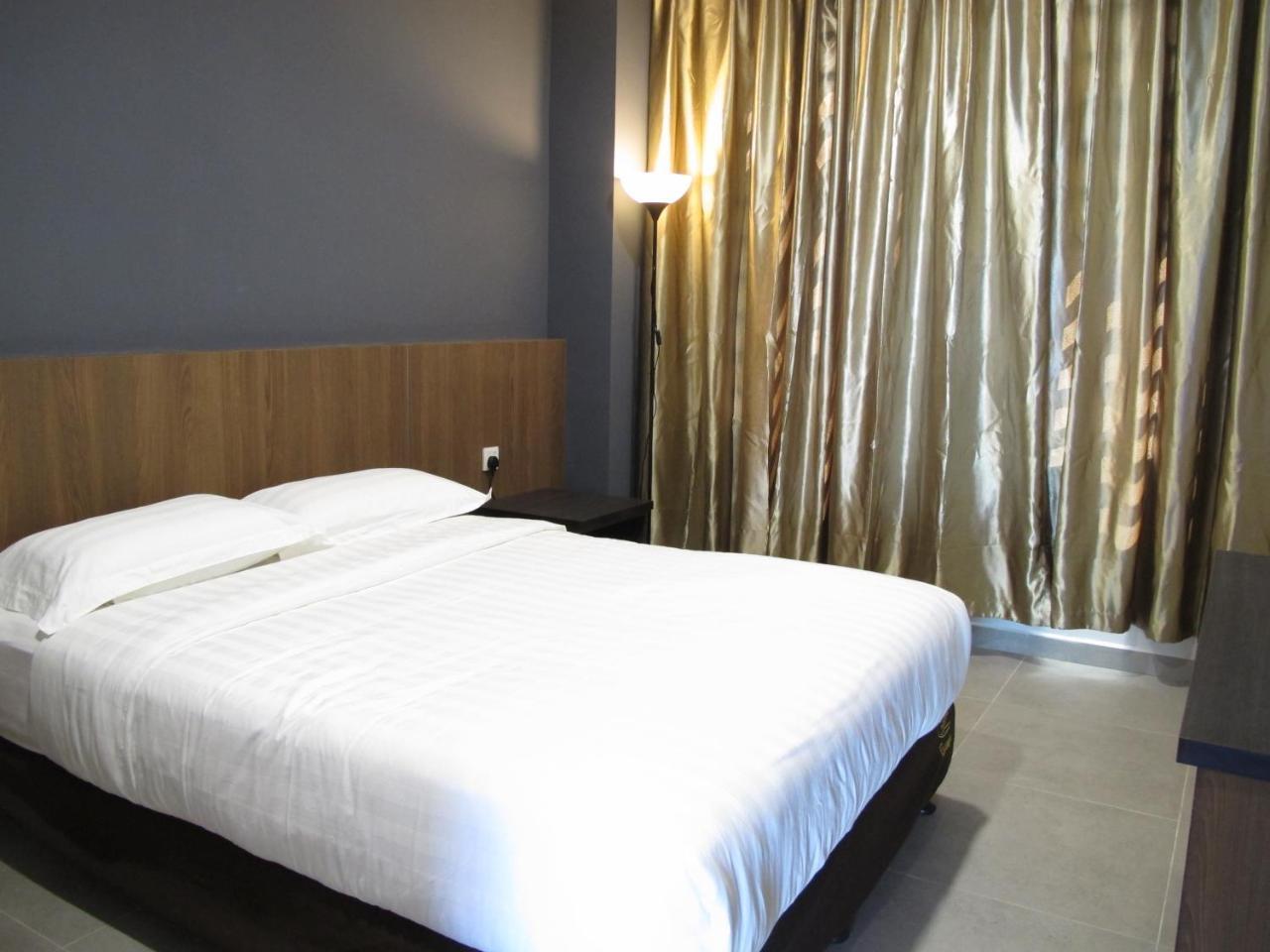 Hotel Sukaramai Kampung Gurun Exteriör bild