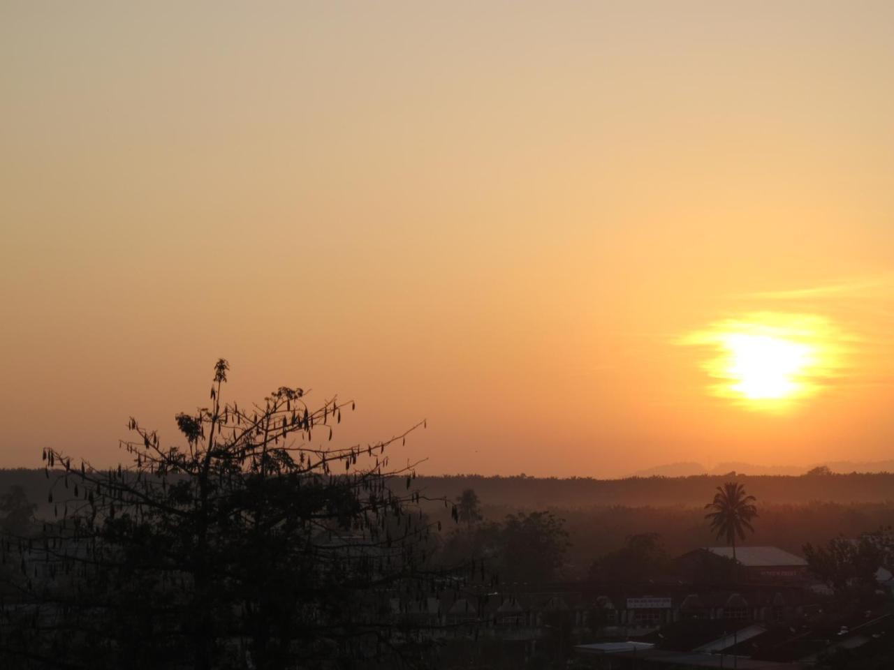 Hotel Sukaramai Kampung Gurun Exteriör bild