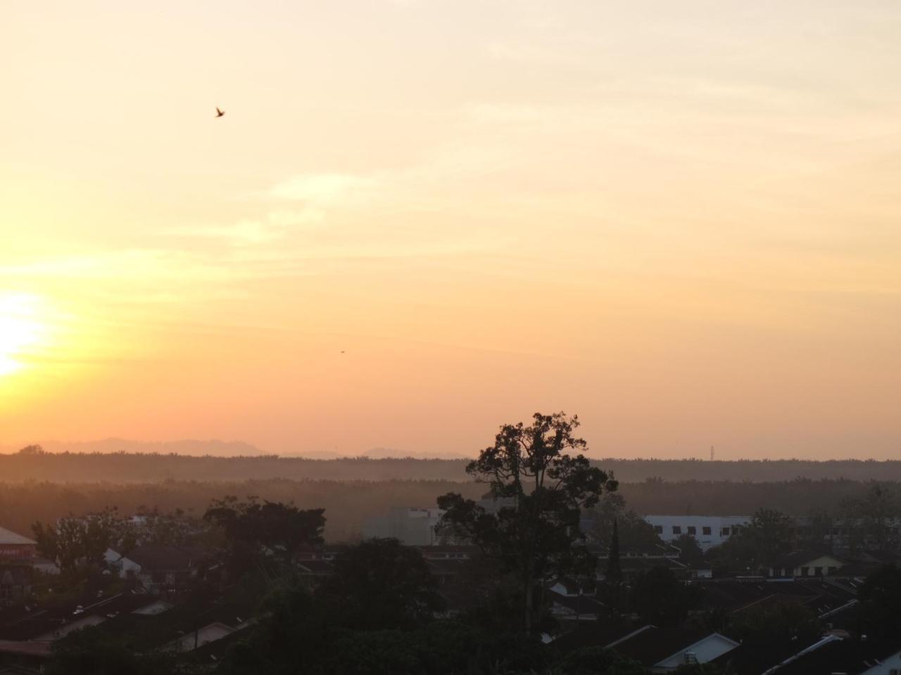 Hotel Sukaramai Kampung Gurun Exteriör bild
